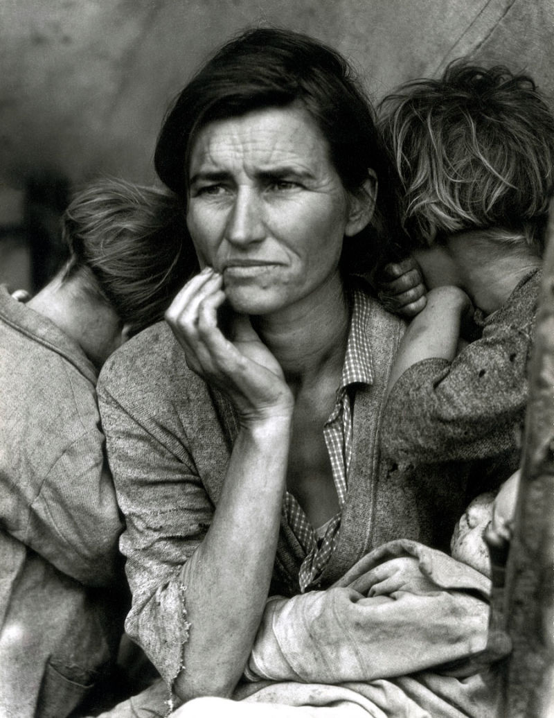 Illustration for article titled Madre migrante, una de las fotos más famosas de la historia de Estados Unidos, fue retocada